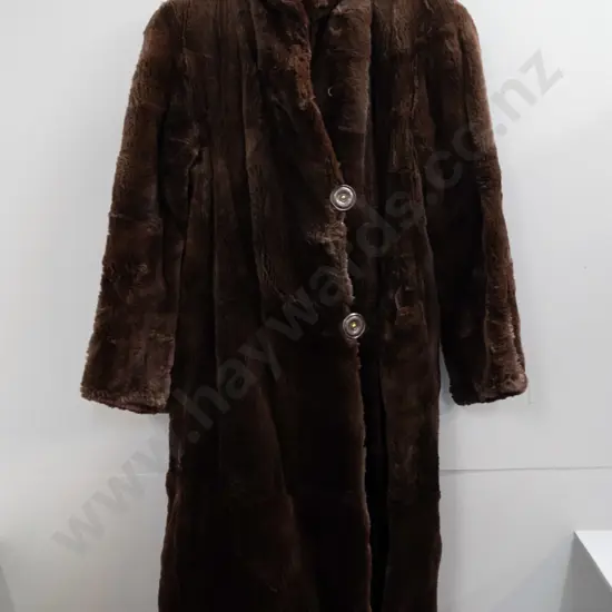 vintage dark brown fur coat with 2 large bakelite or plastic buttons, Mutual Furs Dunedin label