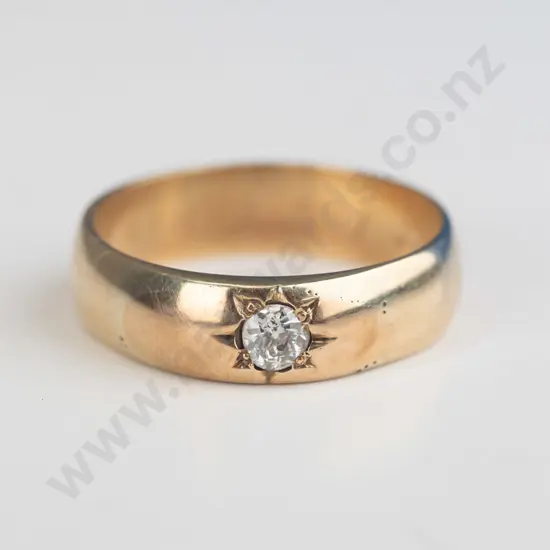 9ct gold diamond set band 5.1grams