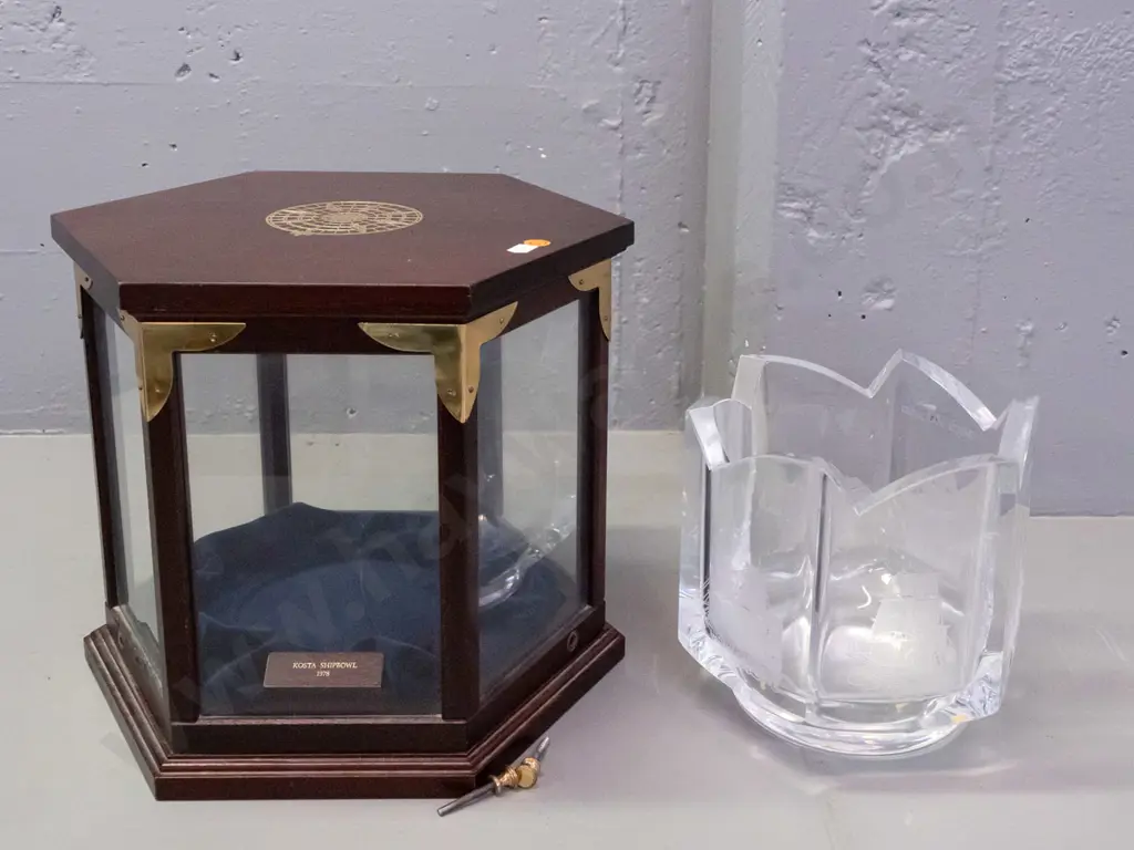 1978 Kosta Boda limited edition 42/375 ship bowl in fitted hexagonal glazed timber case. Case H-275 W-320 Image 1++