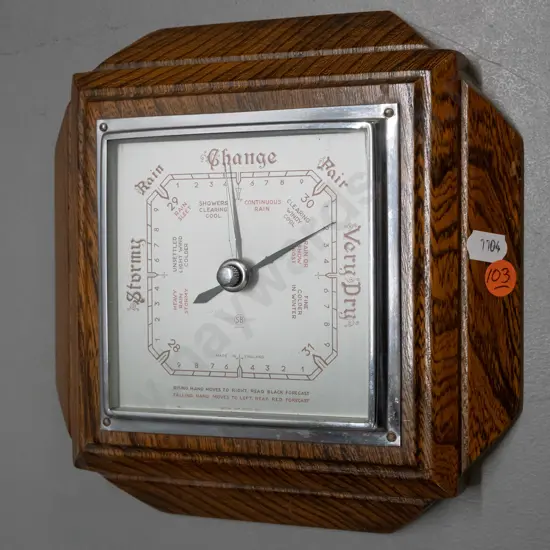 oak cased wall barometer - marked SB / Made in England H-210 W-210