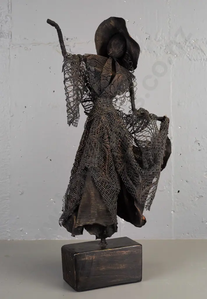 Anneke Kriggsman - textile sculpture - standing woman H560 W300 D130 Image 1++