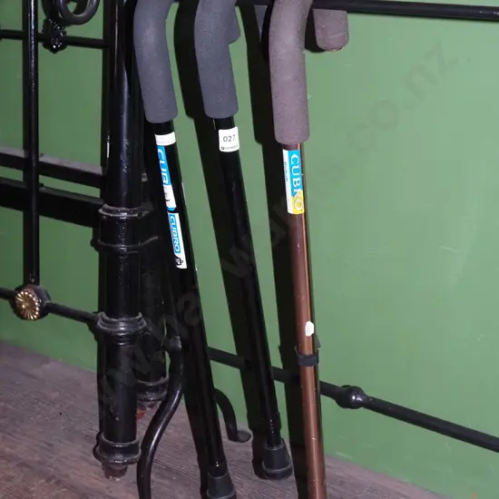 3x Clubpro walking stick
