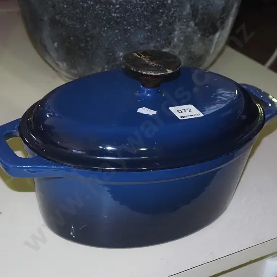 cast iron blue enamel lidded casserole L-310
