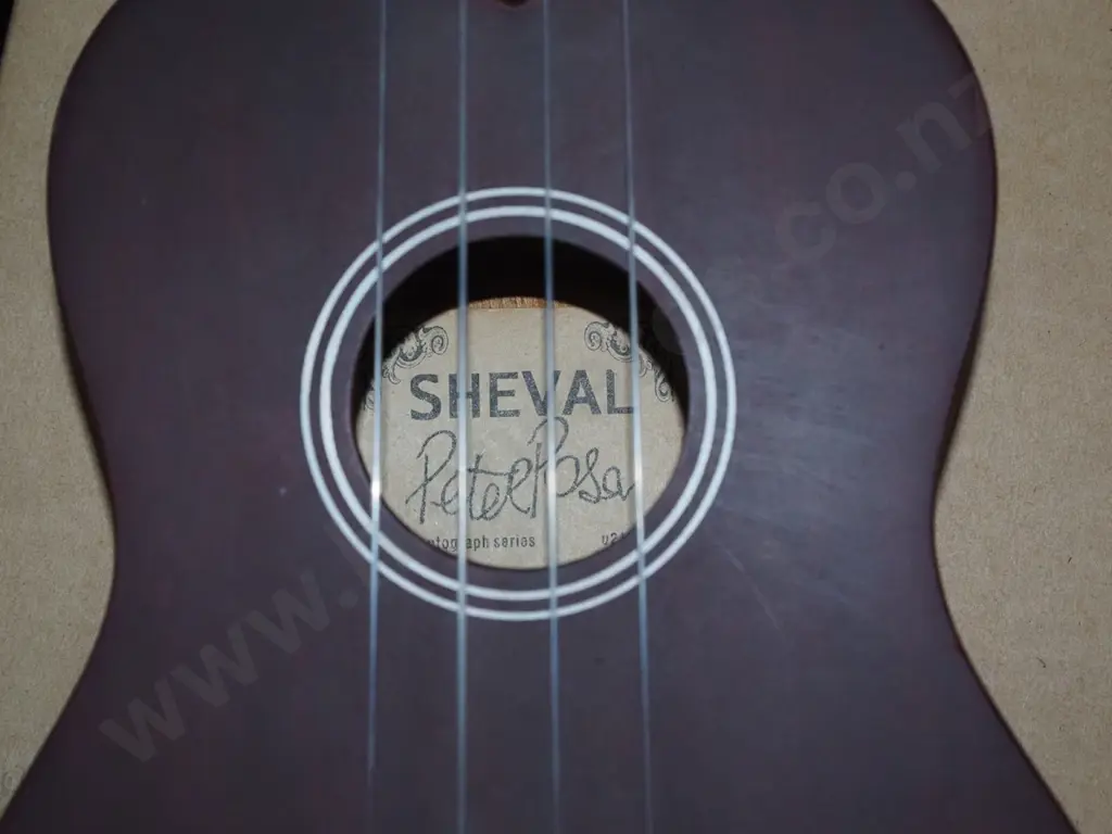 Sheval Peter Posa ukelele Image 1++