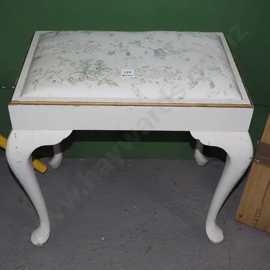 cab leg upholstered stool