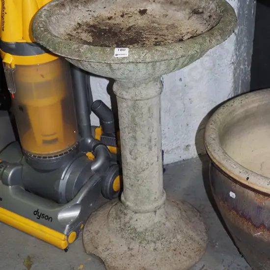 concrete bird bath H-640