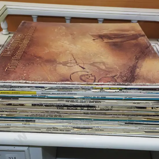 LPs; Moodie Blues, George and Tammy, Kenny Rodgers etc