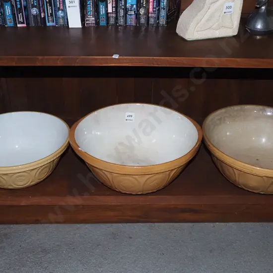 3x large mixing bowls, 1 pouring bowl