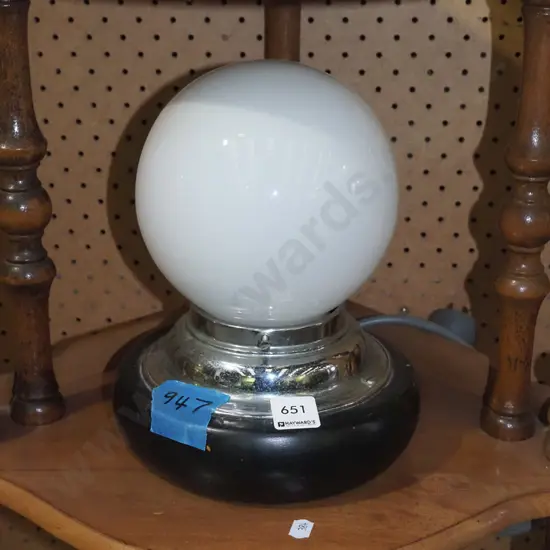 deco globe table lamp