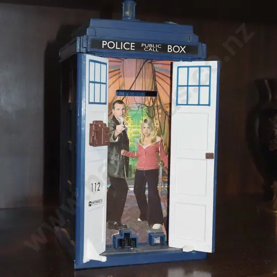 Dr Who Police Box money box H-210