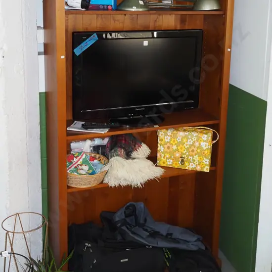 solid pine adjustable bookcase with 5 shelves but only 10 stays H-2000 W-1100 D-370