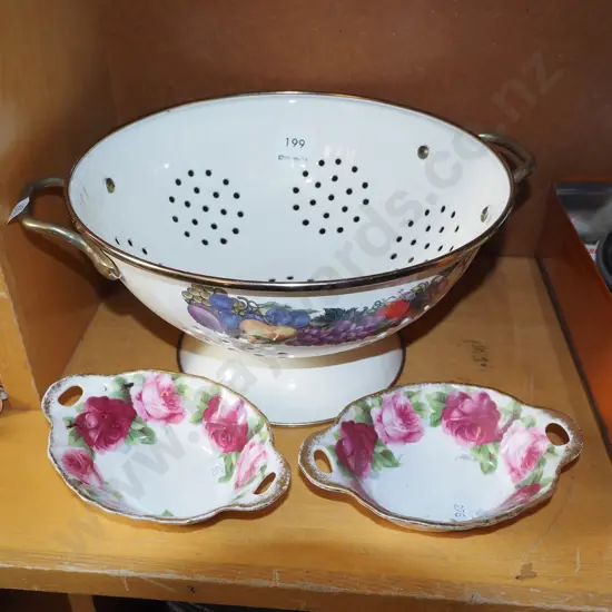 colander, 2x Royal Albert jam dishes