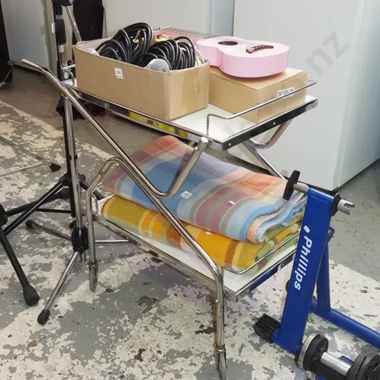 formica and chrome retro tea trolley - slight tarnishing to chrome