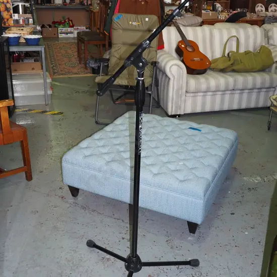 microphone stand