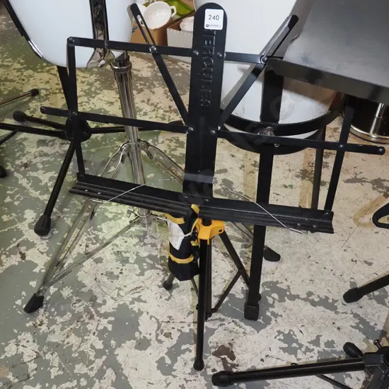 Hercules music stand and carry case