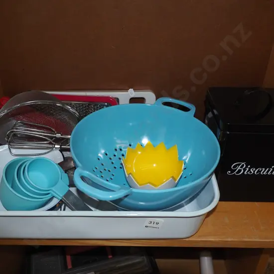 enamel baking dish, biscuit in, colander etc