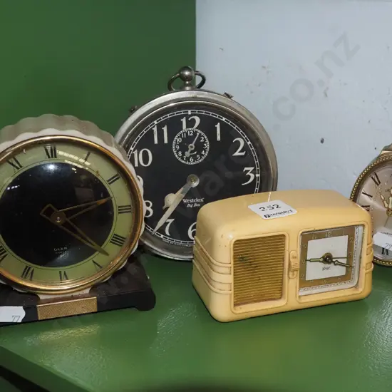 4x vintage mantle clocks