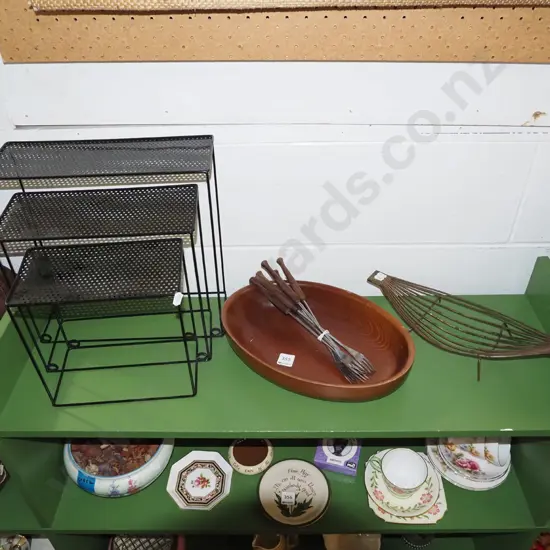 nest of 3 wire small stands, wooden bowl, fondue forks etc Stand H-320