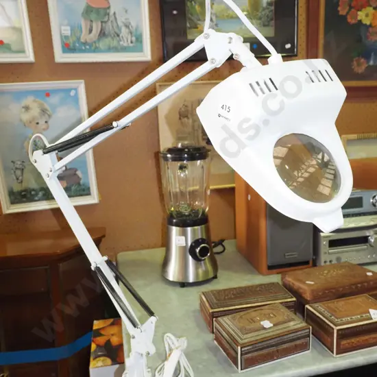 illuminated anglepoise magnifying glass