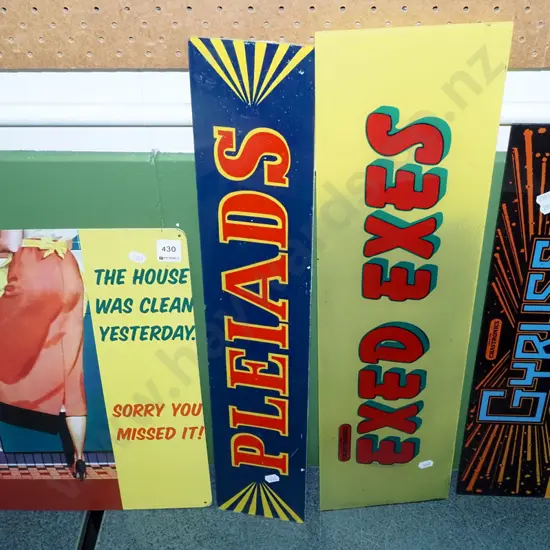 print on tin, 3x plastic gaming machine signs