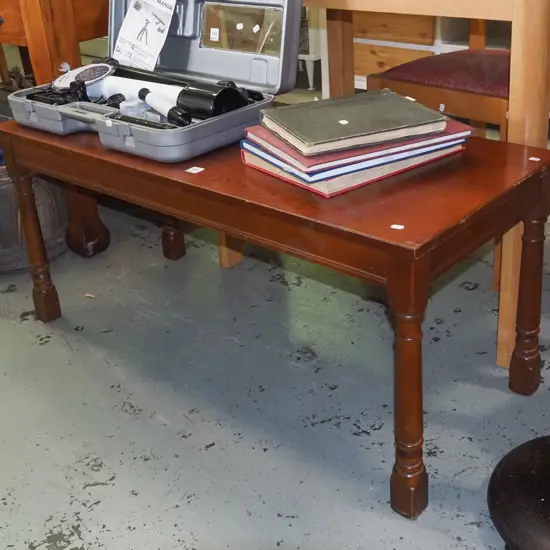 oak turned coffee table H-460 W-1060 D-450