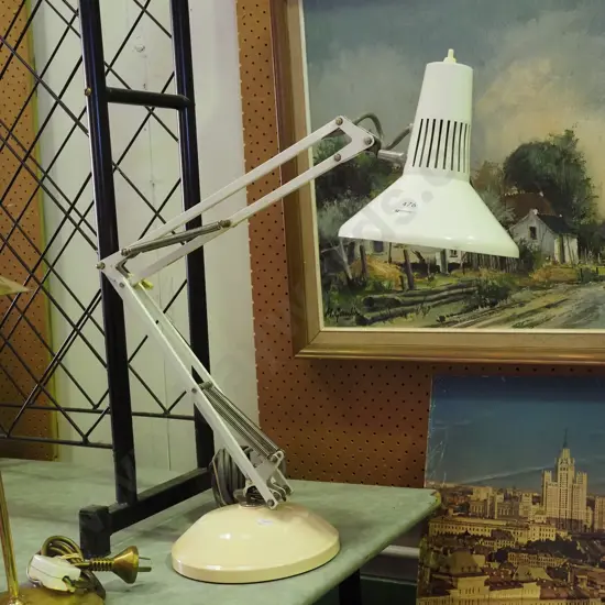 Superlux desk top anglepoise lamp