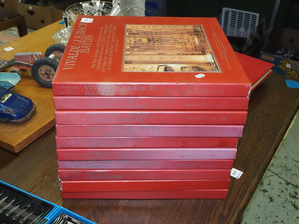 10 sets of cased classical music LPs Image 1++