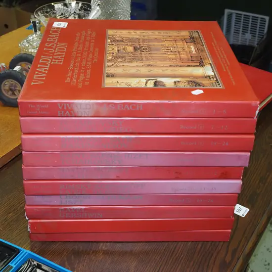 10 sets of cased classical music LPs