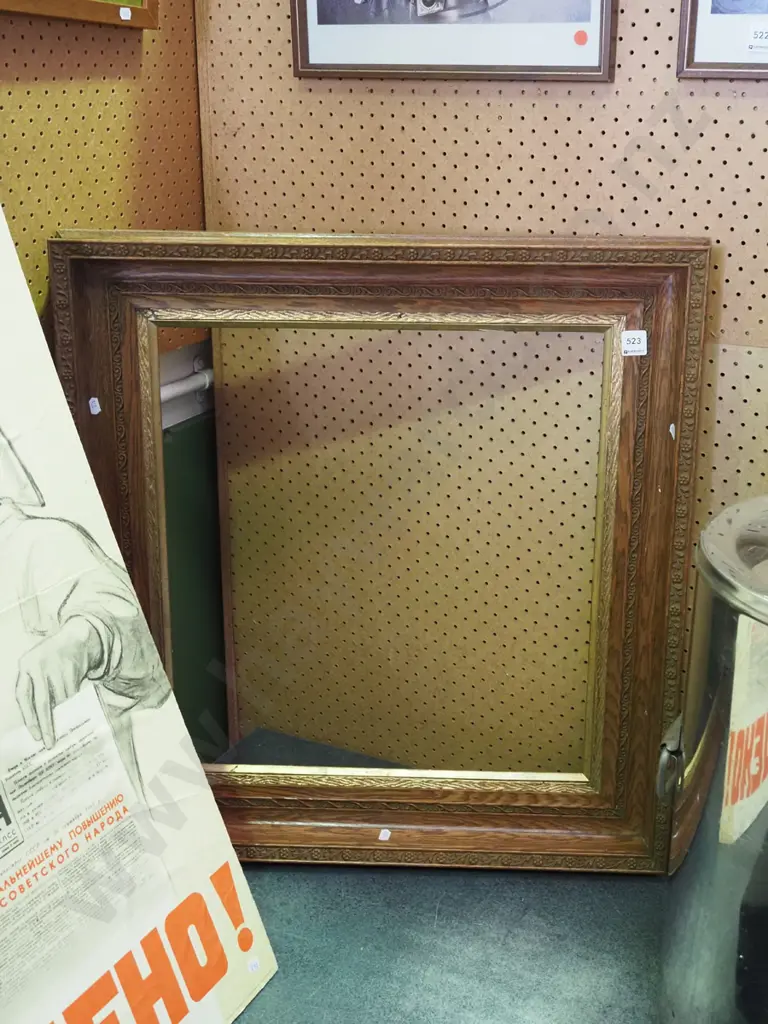 carved oak picture frame - no glass Image 1++