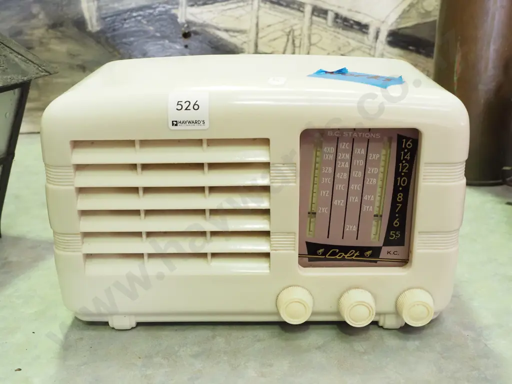 Colt plastic valve mantle radio Image 1++