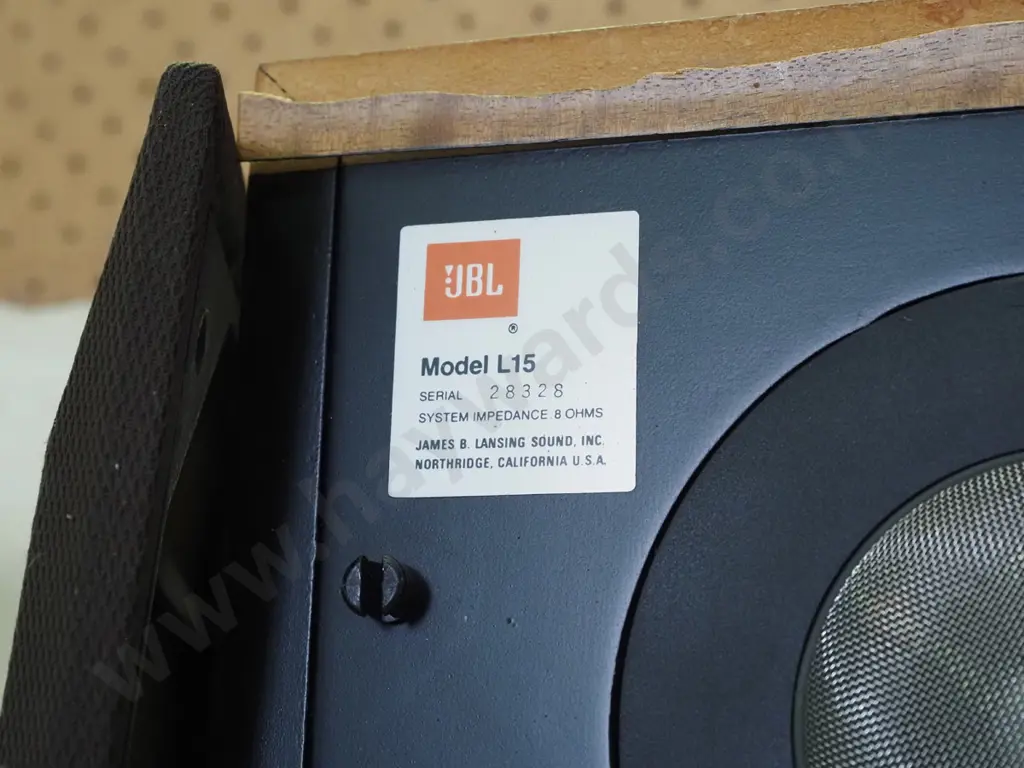 pair of JBL book case speakers - some damage to veneer on edges Image 1++