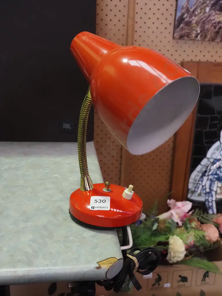 retro red metal headboard lamp  Image 1++