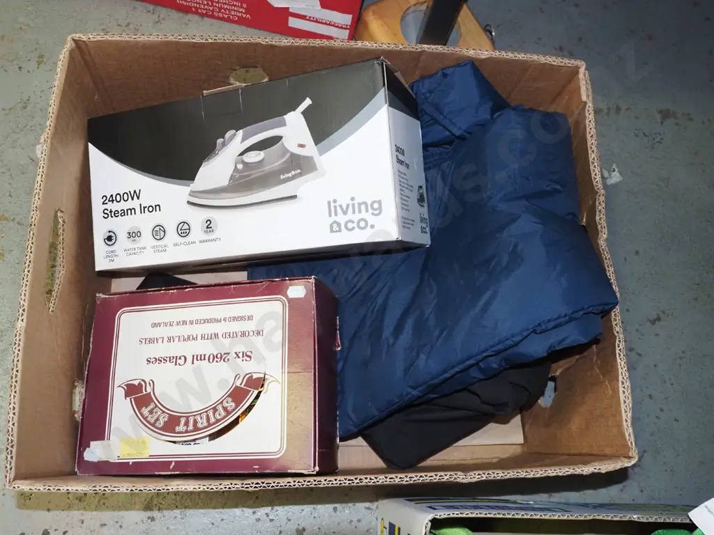 box; iron, ski pants, branded glass set Image 1++
