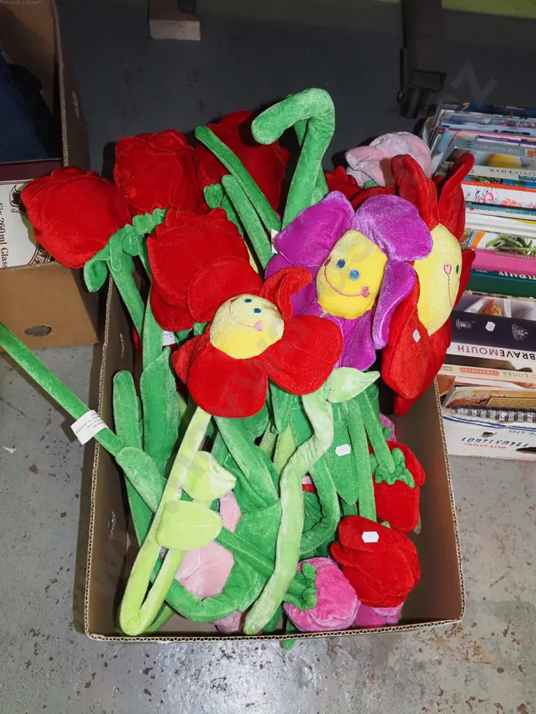 box of fabric smiling flowers Image 1++