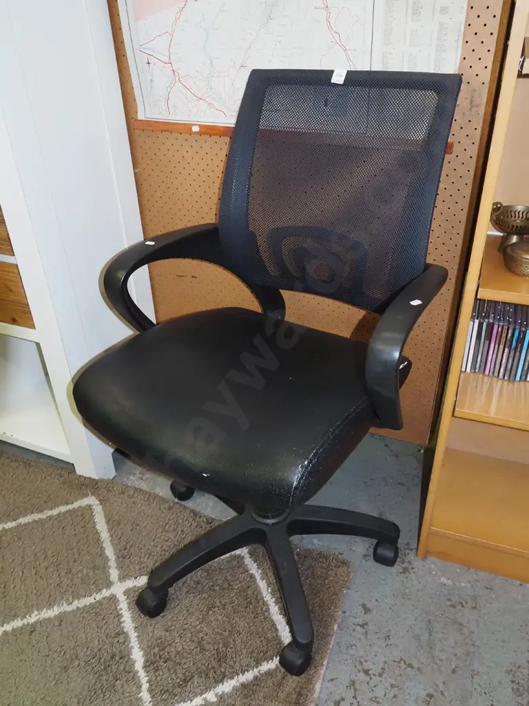 black office chair Image 1++