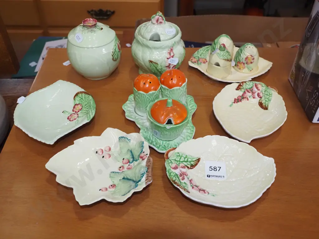 Carlton ware; honey pots, jam dishes etc Image 1++