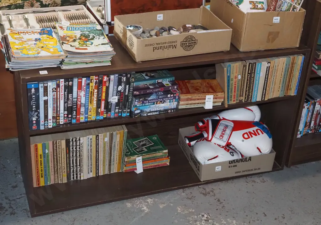 mdf faux wood veneer bookcase H-610 W-1150 D-310 Image 1++