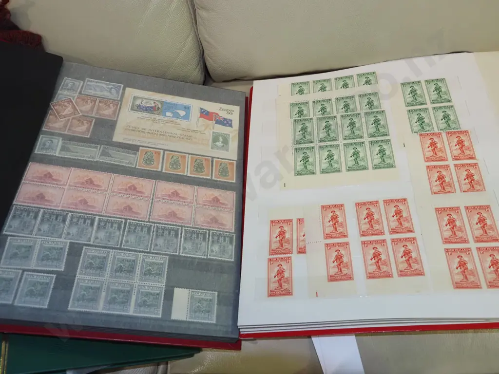 5x stamp albums Image 1++