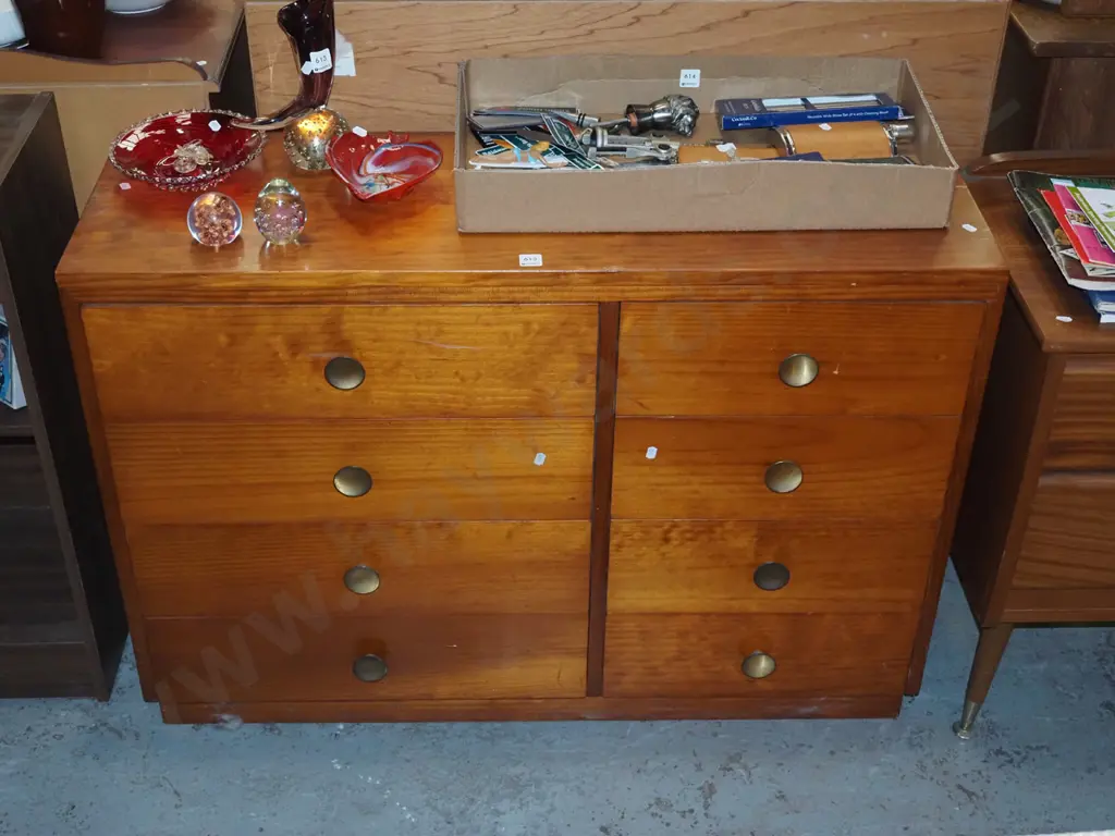 solid pine 8 drawer lowboy H-755 W-1060 D-350 Image 1++