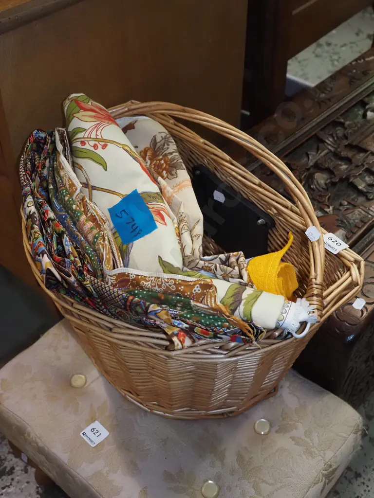 cane scooter basket - missing half of attachments, fabric pieces Image 1++