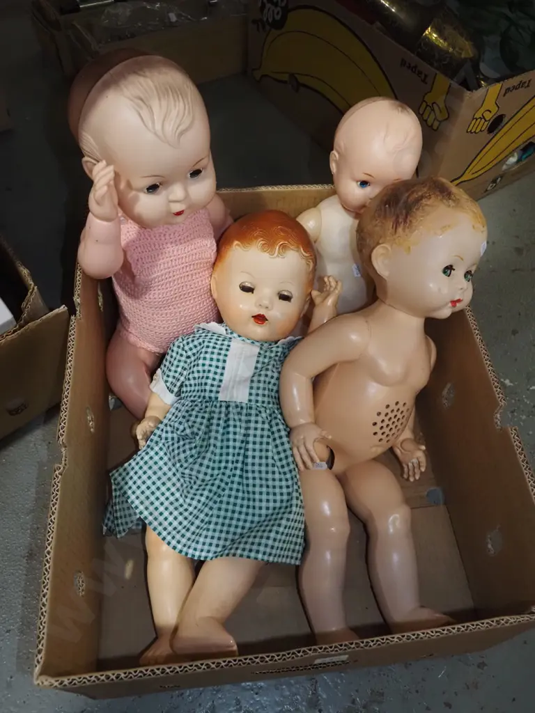 box of dolls Image 1++