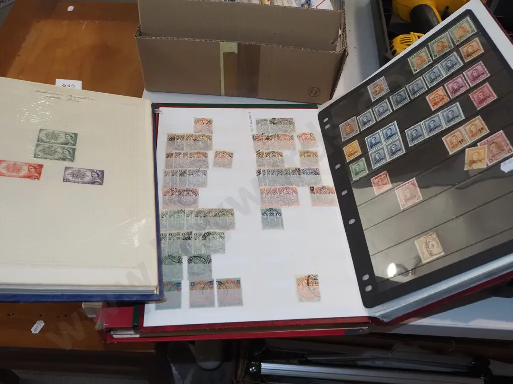4x stamp albums Image 1++