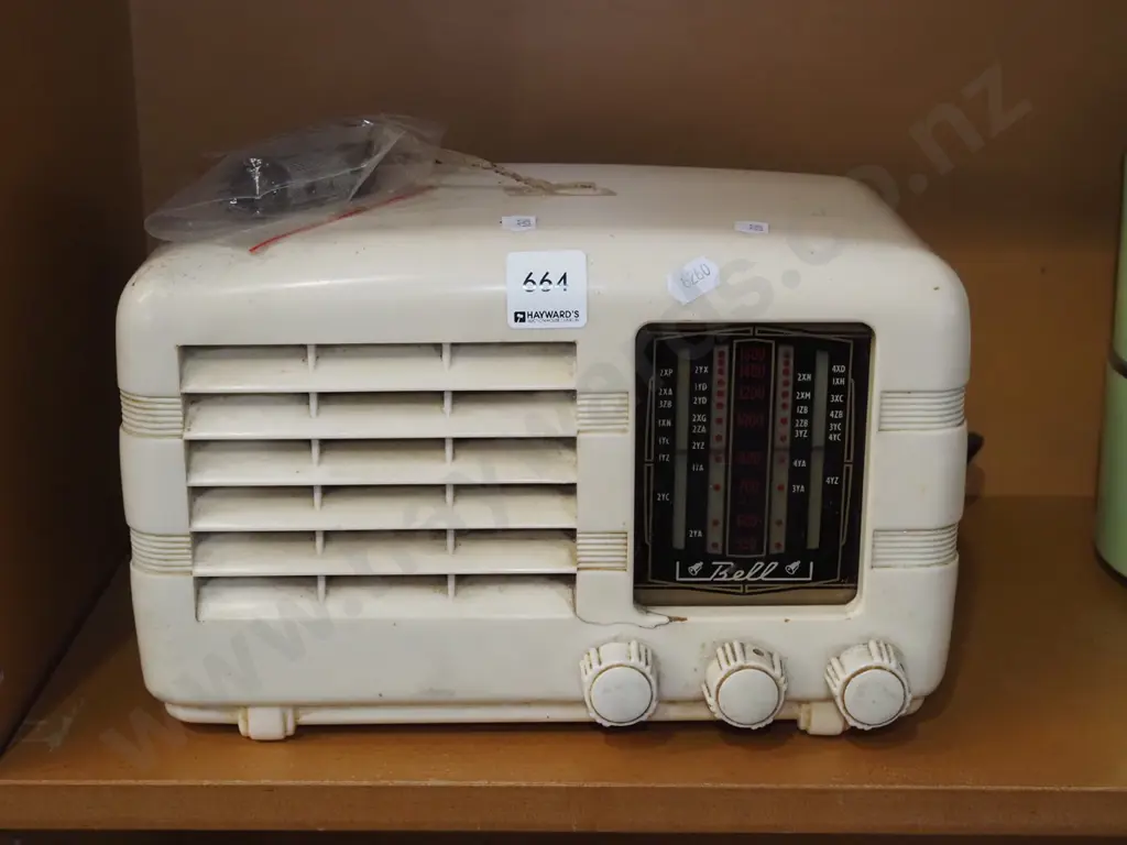 Bell valve mantle radio - cracks case - extra valves Image 1++