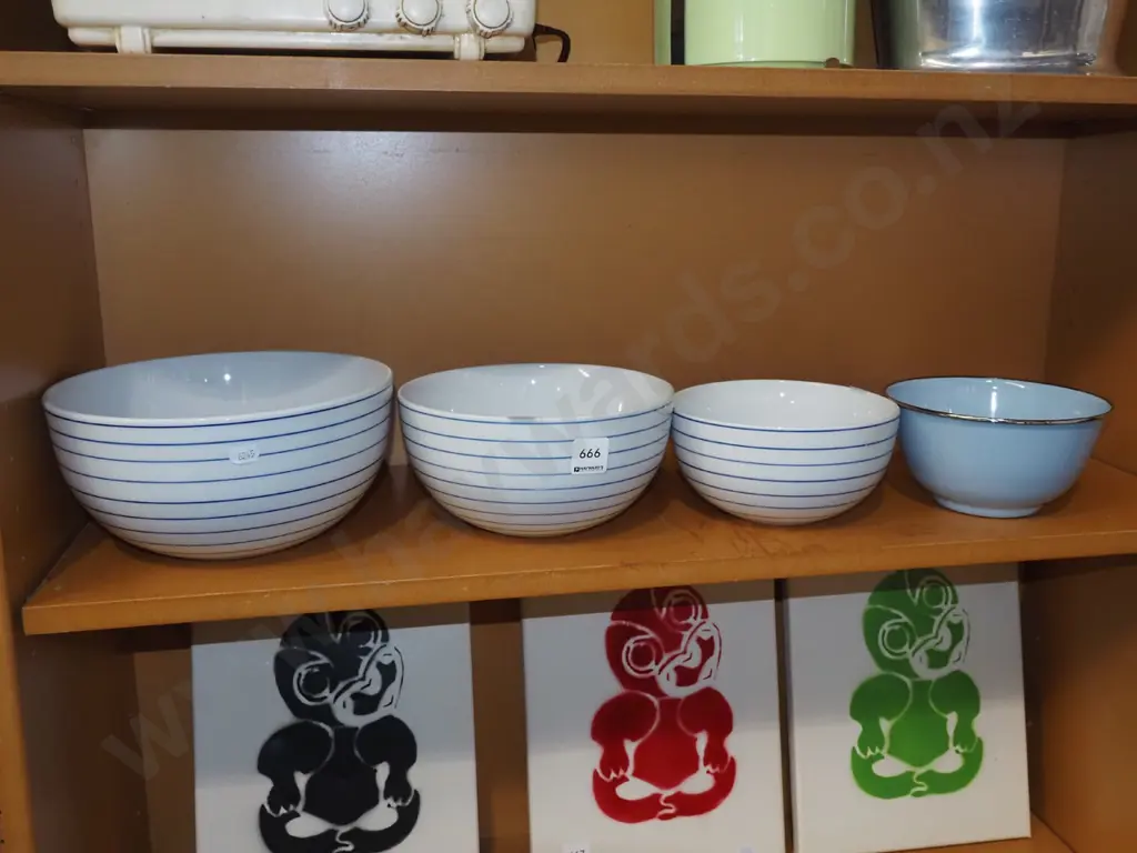 shlef of mixing bowls Image 1++