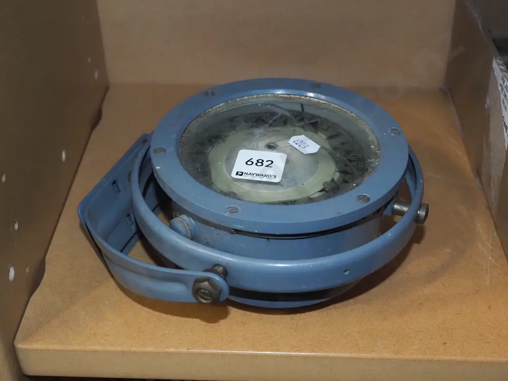 ship's gimbal and compass - faulty Image 1++