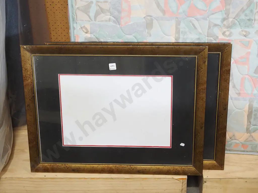 2x picture frames Image 1++