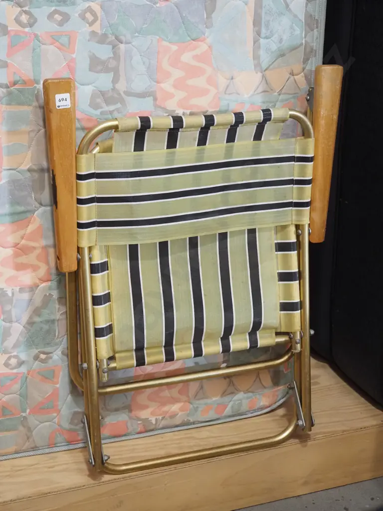 retro wood and alloy canvas camping chair Image 1++