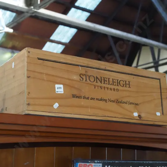 Stoneleigh vineyard wine box