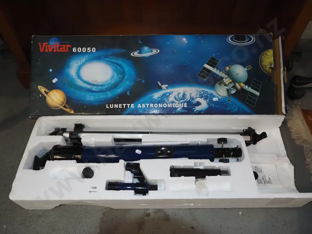 boxed astronomical telescope - may be missing parts Image 1++