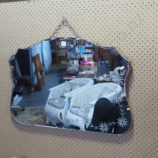 retro scalloped edge daisy etched wall mirror H-500 W-730